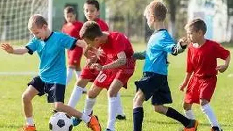 “人民日报点名的三位戏子，原创之作涉嫌误国，竟无一人获同情”