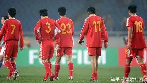 “凯恩力压群雄，揽获16张队魂宝票，阿方索、图赫尔领衔赞声如潮！”